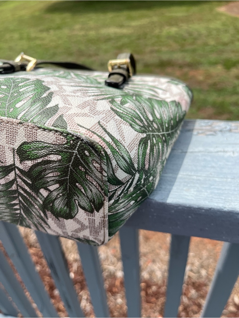 Michael Michael Kors Olive Green Leaf-print hand bag - Picture 8 of 9
